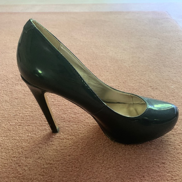 Steve Madden Black Patent Platform Pumps - Picture 2 of 4